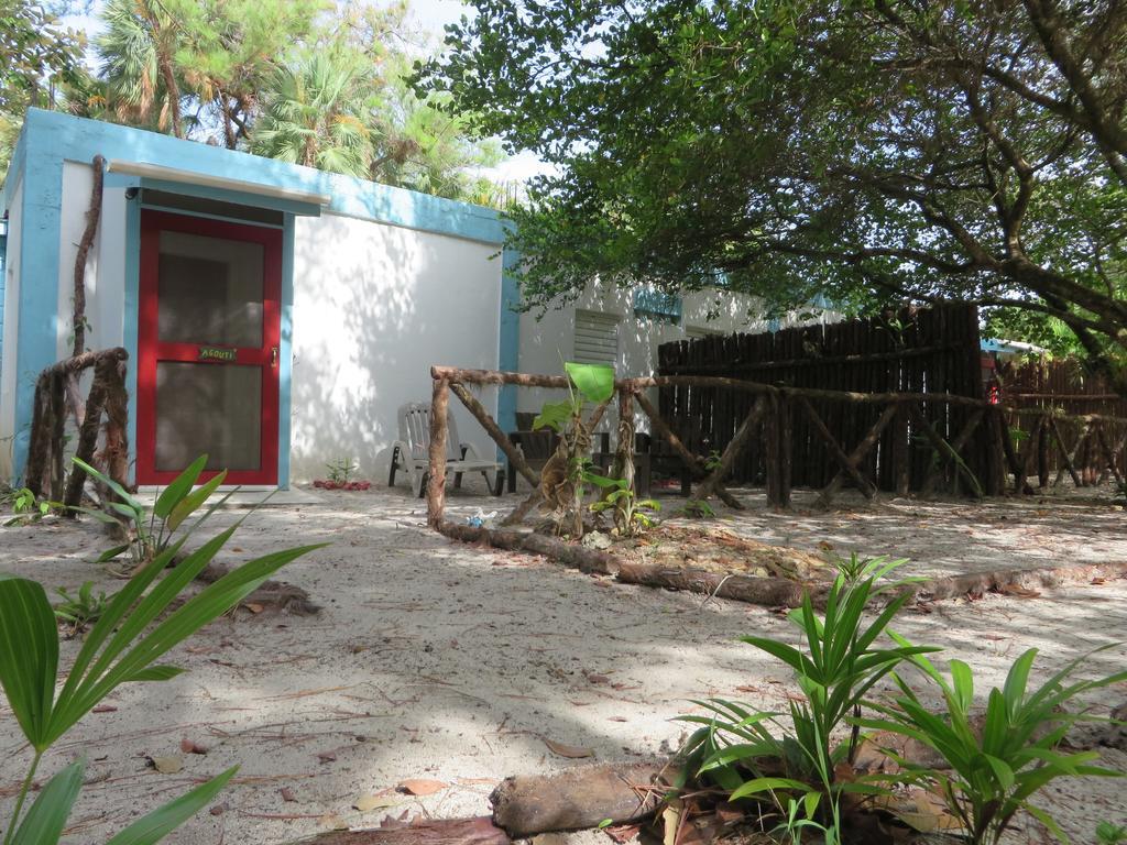 Simberts Apartments Maya Beach Стая снимка