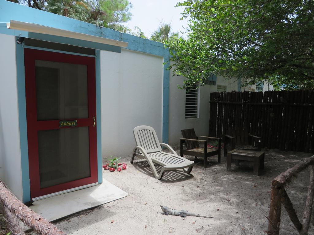 Simberts Apartments Maya Beach Стая снимка
