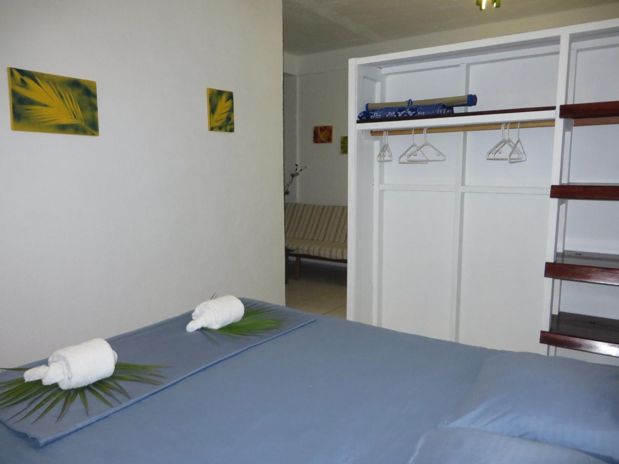 Simberts Apartments Maya Beach Стая снимка