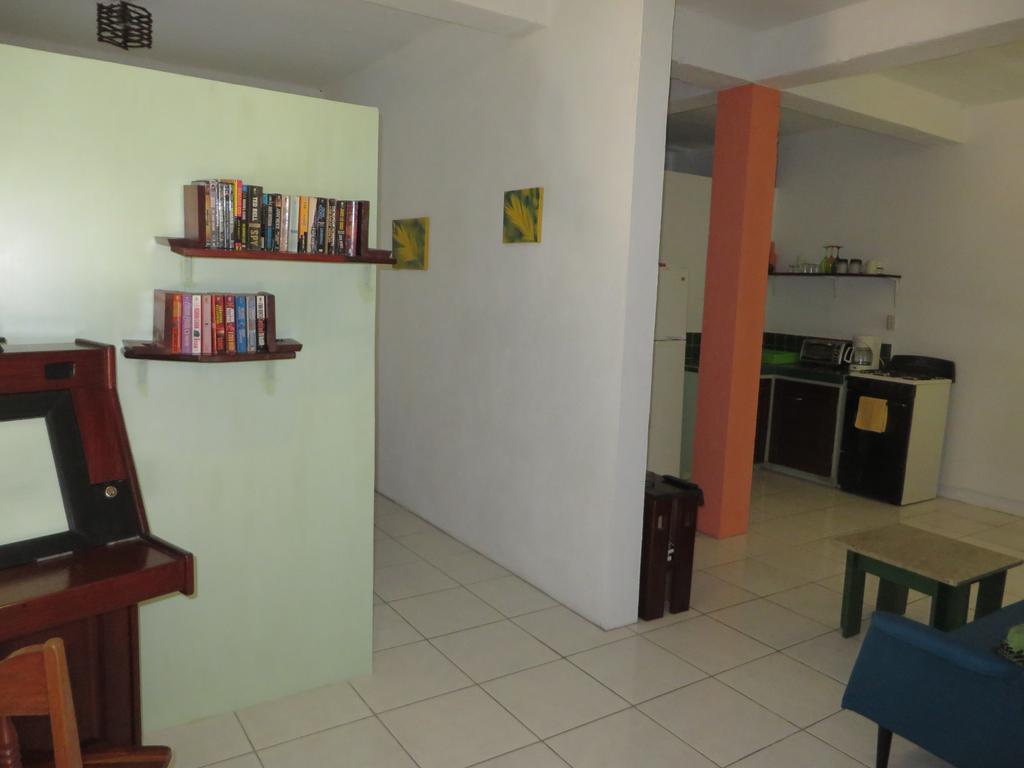Simberts Apartments Maya Beach Екстериор снимка