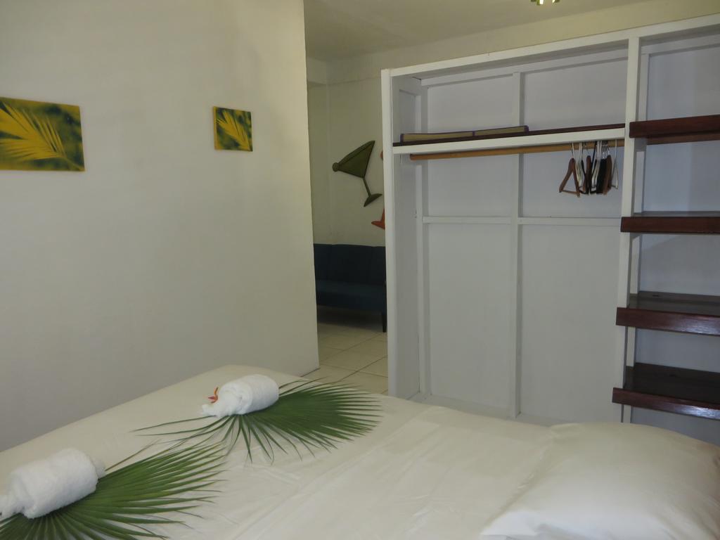 Simberts Apartments Maya Beach Екстериор снимка