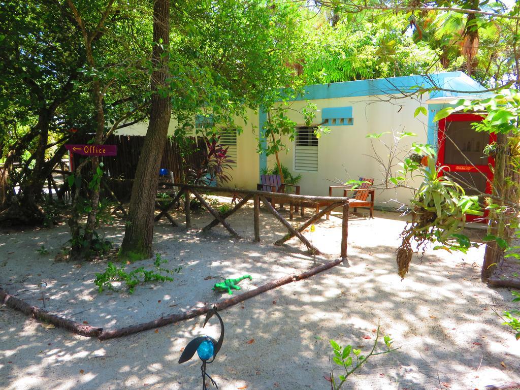 Simberts Apartments Maya Beach Екстериор снимка