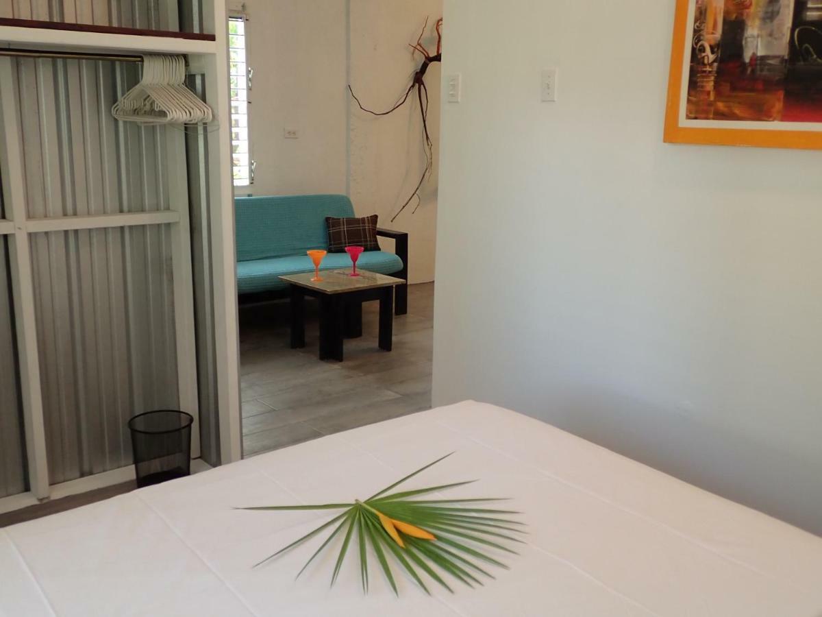 Simberts Apartments Maya Beach Екстериор снимка