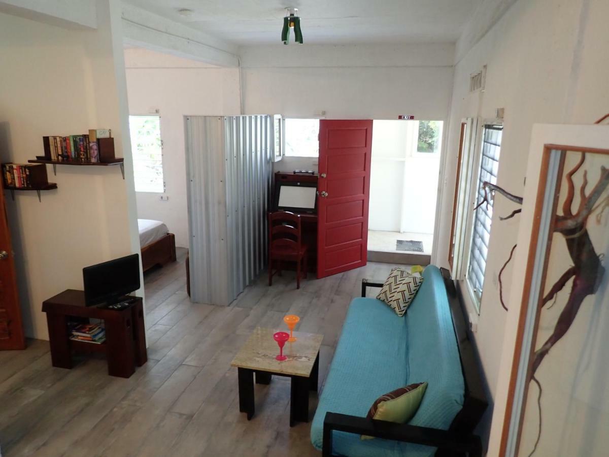 Simberts Apartments Maya Beach Екстериор снимка