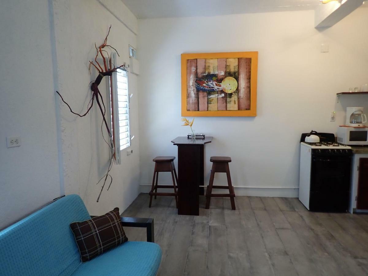 Simberts Apartments Maya Beach Екстериор снимка