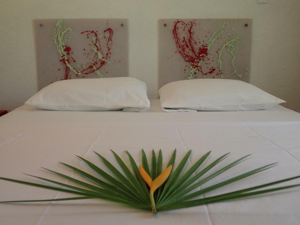 Simberts Apartments Maya Beach Екстериор снимка