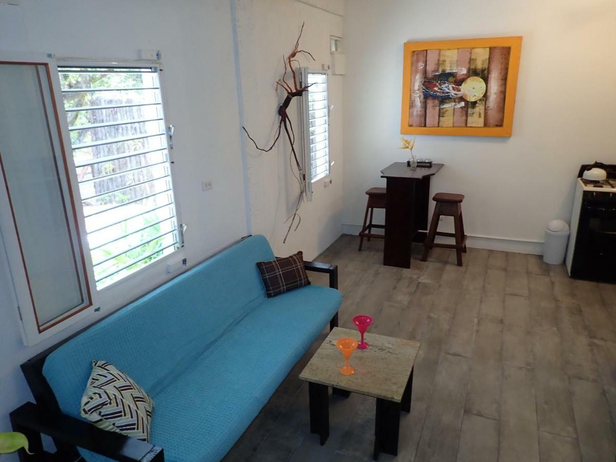 Simberts Apartments Maya Beach Екстериор снимка