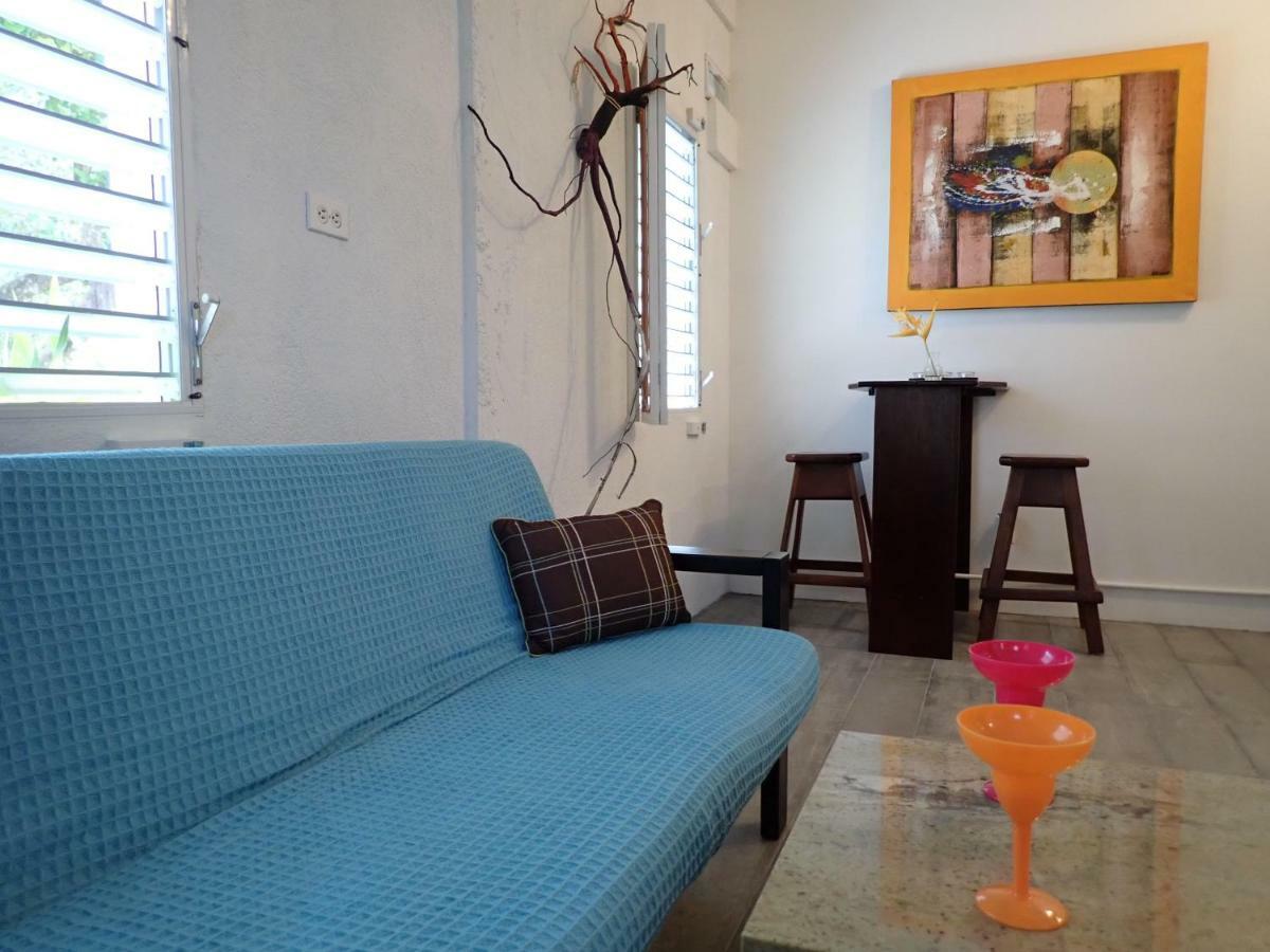 Simberts Apartments Maya Beach Екстериор снимка